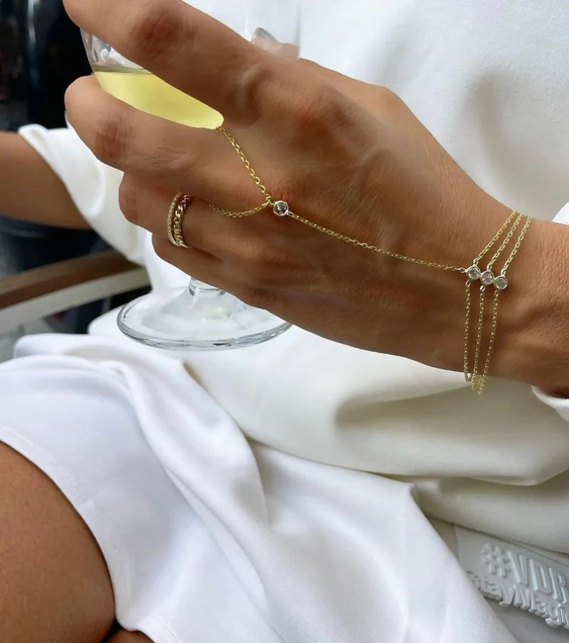 azalée gold hand chain