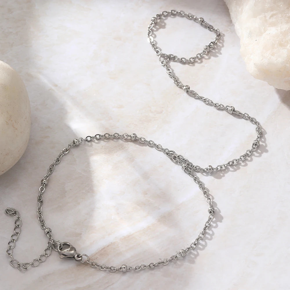 iloë hand chain